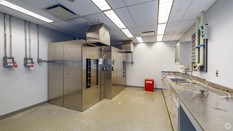 More Photos Of 185 Tabor Rd, Morris Plains Office For Sale