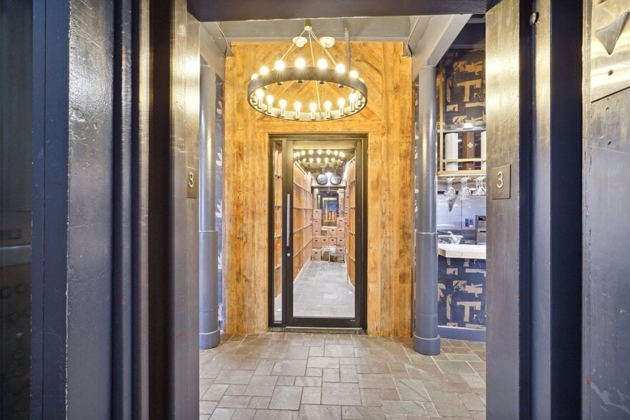 More Photos Of 534 Saint Louis St, New Orleans Restaurant For Lease