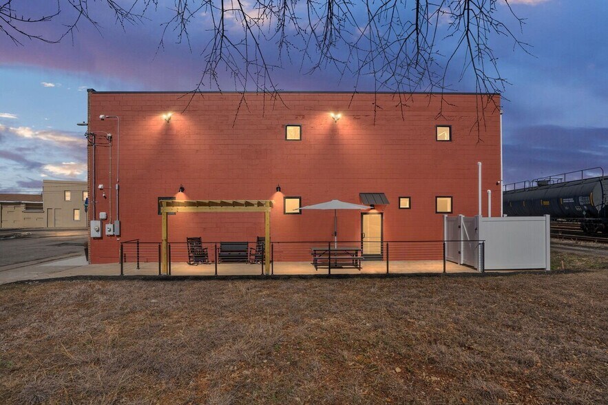 More Photos Of 117 S Main St, Hopewell Coworking Space