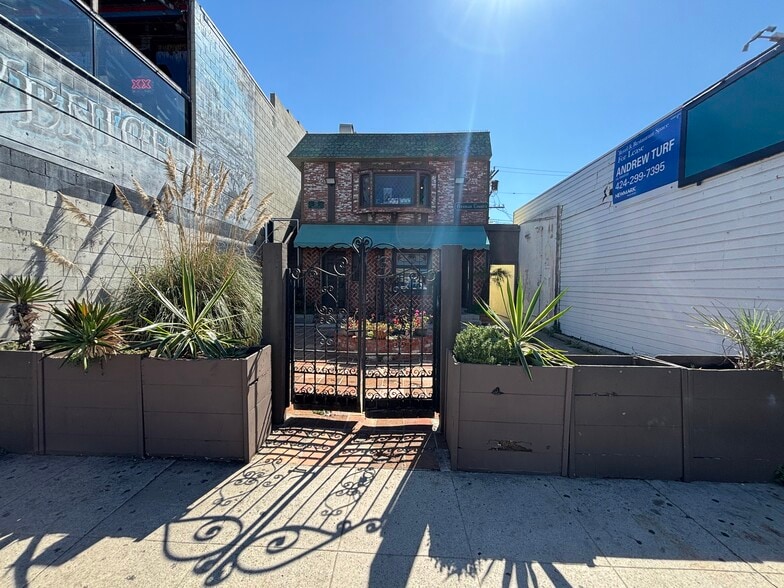 More Photos Of 26 Washington Blvd, Marina Del Rey General Retail For Lease