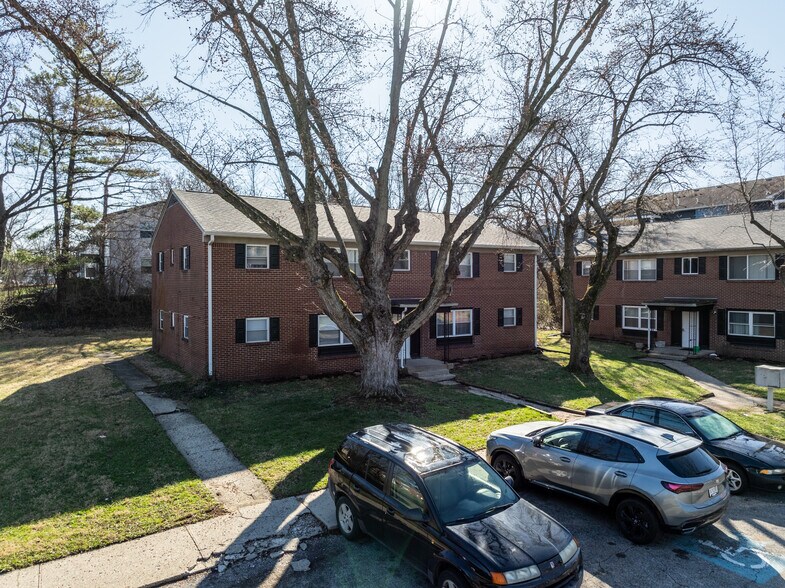 More Photos Of 5918 Devington Rd, Indianapolis Apartments For Sale