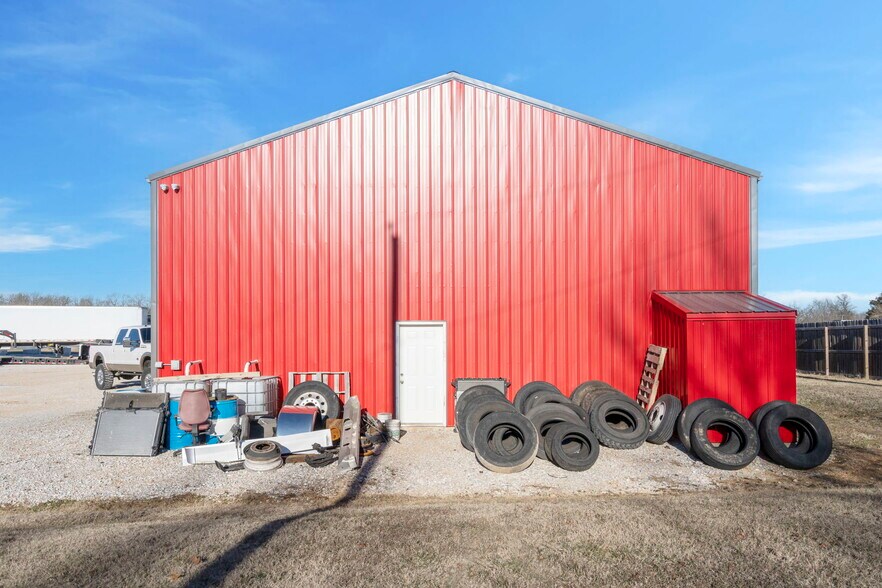 More Photos Of 317 US-60, Billings Truck Terminal For Sale