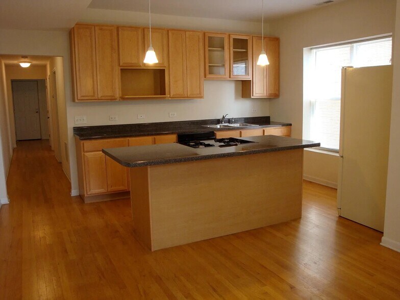 More Photos Of 108 N Hamlin Blvd, Chicago Apartments For Sale