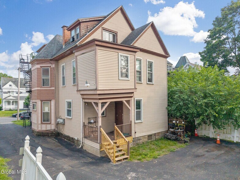 More Photos Of 113 S Lake Ave, Albany Apartments For Sale