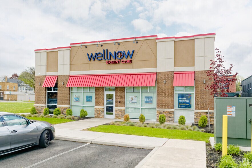 Primary Photo Of 235-245 N Winton Rd, Rochester Storefront Retail Office For Lease