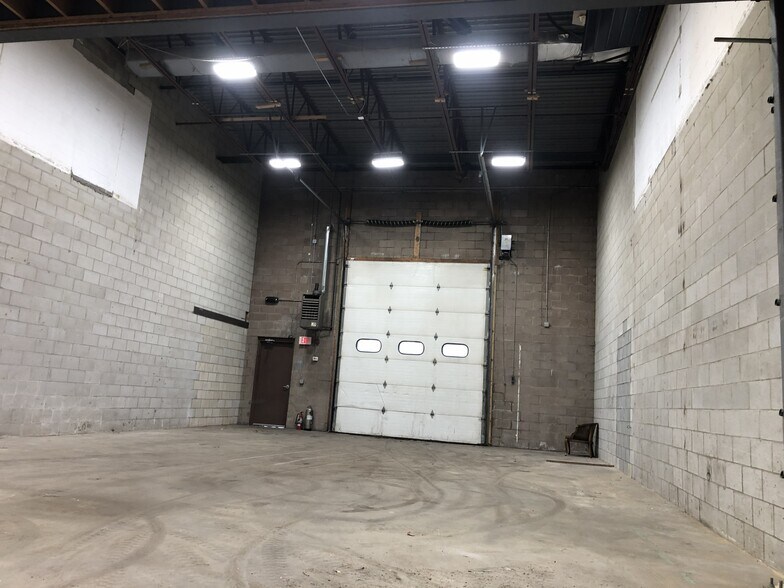 More Photos Of 662 Clark Rd, Tewksbury Warehouse For Lease