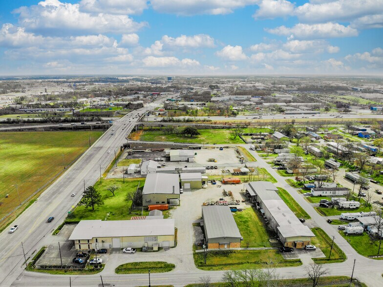 More Photos Of 650 Aldine Bender Rd, Houston Warehouse For Sale