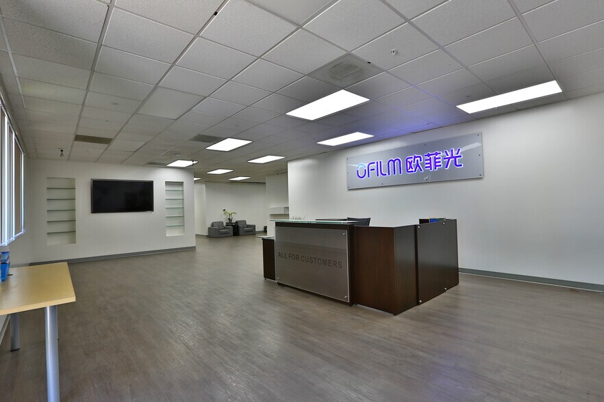 More Photos Of 118-122 Charcot Ave, San Jose Flex For Lease