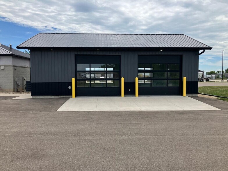 More Photos Of 1010 251 Hwy, Rochelle Office For Sale