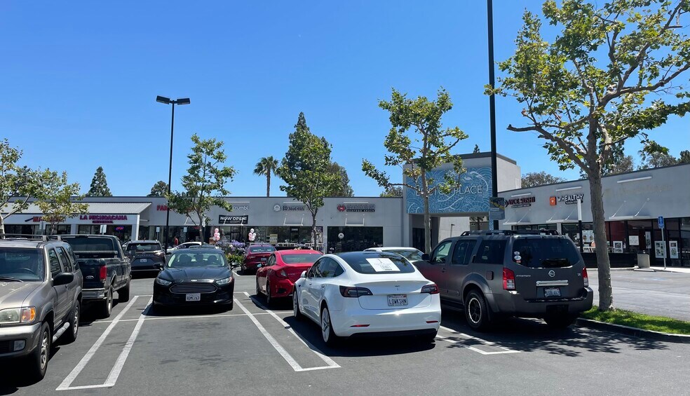 More Photos Of 3300-3398 S Bristol St, Santa Ana Unknown For Lease