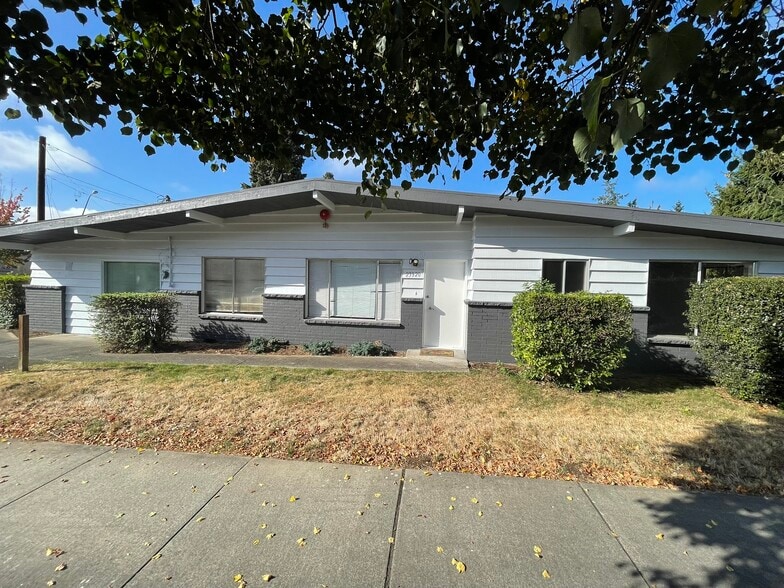 Primary Photo Of 23920 Bothell Everett Hwy, Bothell General Retail For Lease