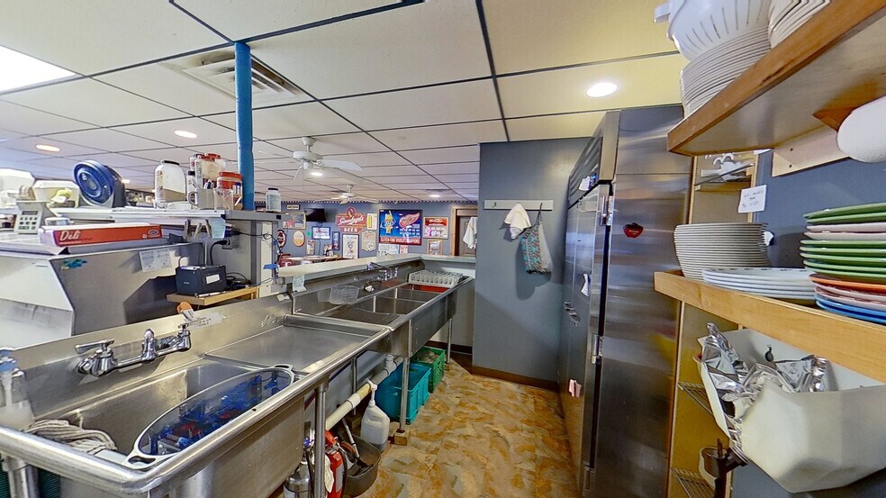 More Photos Of 2803 W Blanchard Rd, Winn Restaurant For Sale