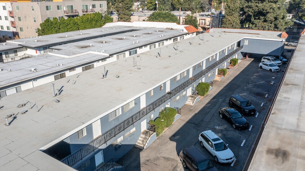 More Photos Of 18416 Halsted St, Northridge Apartments For Sale