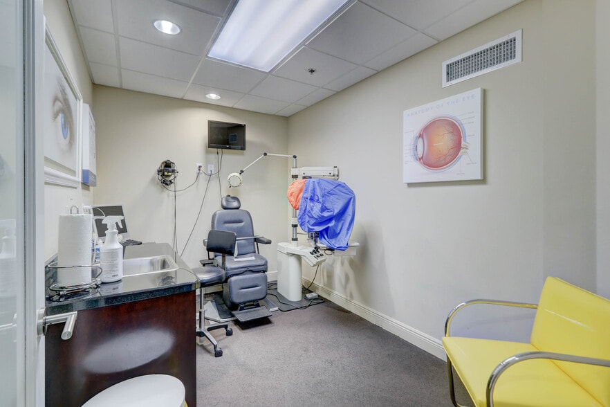 More Photos Of 2301 Wilton Dr, Wilton Manors Apartments For Sale