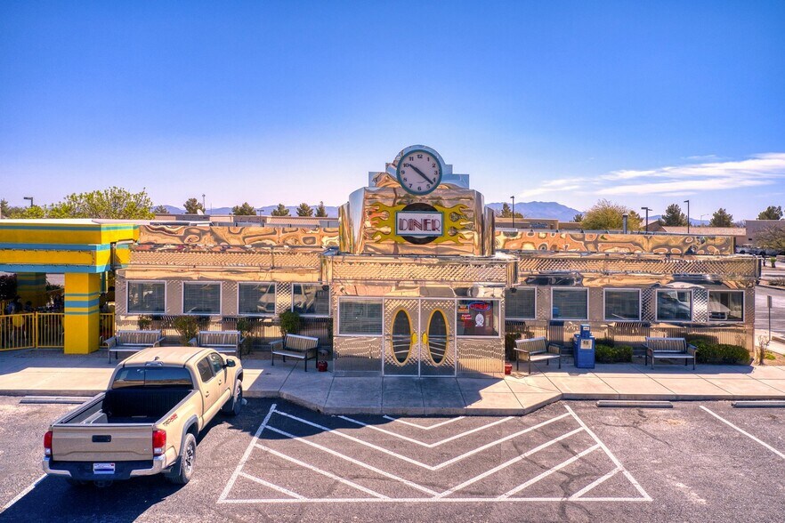 Primary Photo Of 3500 Canyon De Flores, Sierra Vista Restaurant For Sale