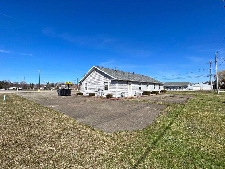 More Photos Of 1580 Lake St, Lake City Office For Sale