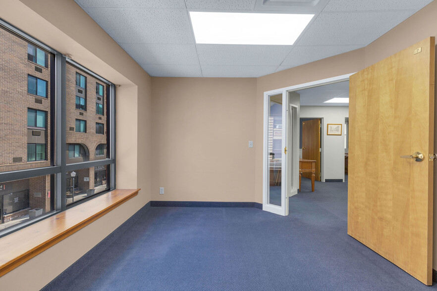 More Photos Of 47-49 Leavenworth St, Waterbury Office For Sale