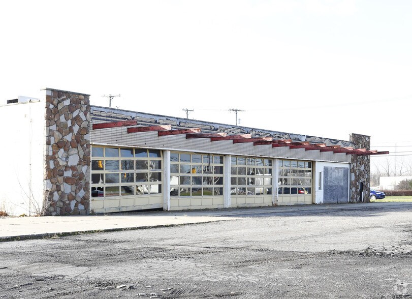 More Photos Of 19971 Northline Rd, Southgate Freestanding For Lease