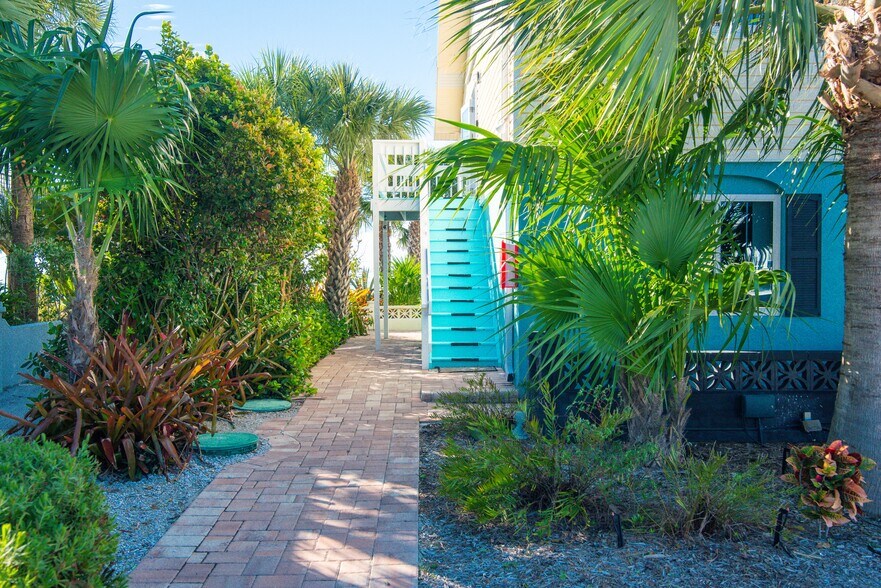 More Photos Of 217 Casey Key Rd, Nokomis Specialty For Sale