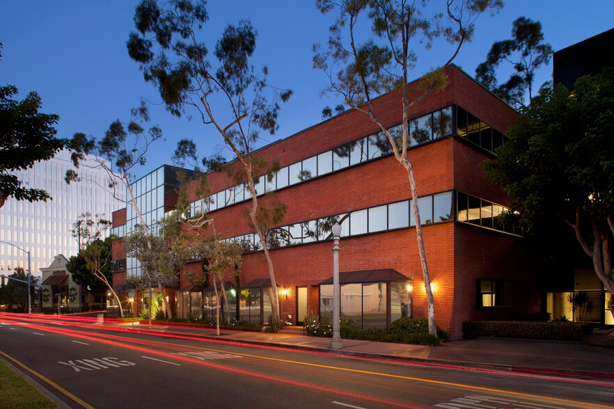 More Photos Of 11633 San Vicente Blvd, Los Angeles Medical For Lease