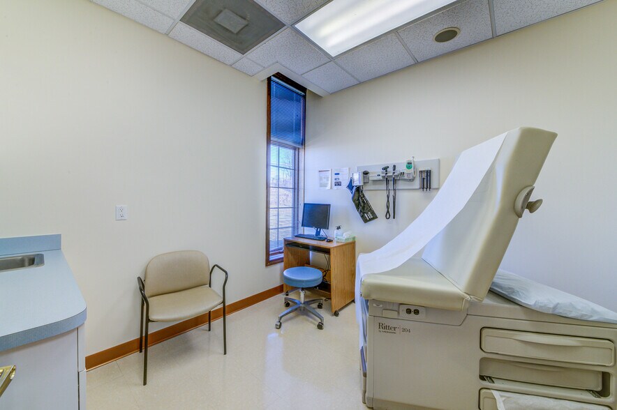 More Photos Of 48 Route 6, Yorktown Heights Medical For Lease