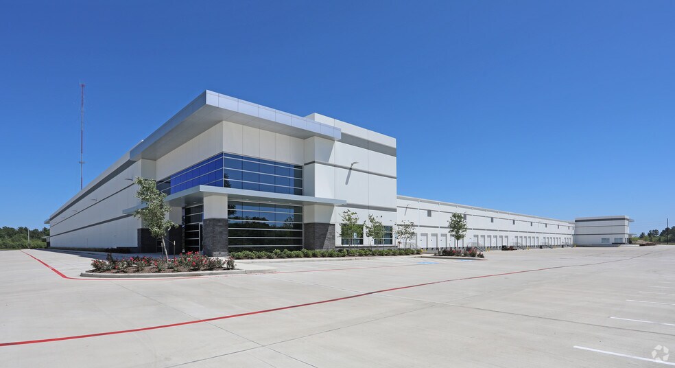 More Photos Of 9200 Derrington Drive, Houston Warehouse For Lease