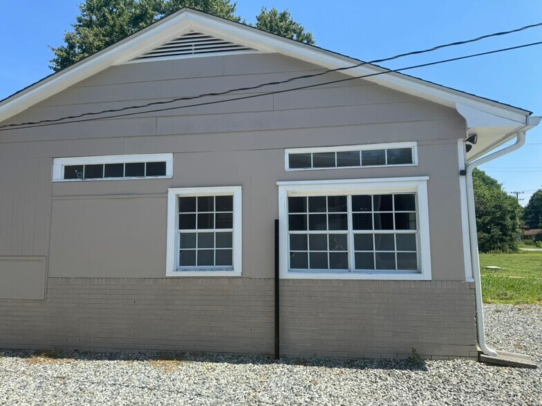 More Photos Of 759 Jimmie Kerr Rd, Haw River Auto Repair For Sale