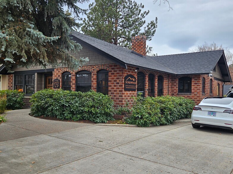 More Photos Of 725 NW Broadway St, Bend Office For Lease