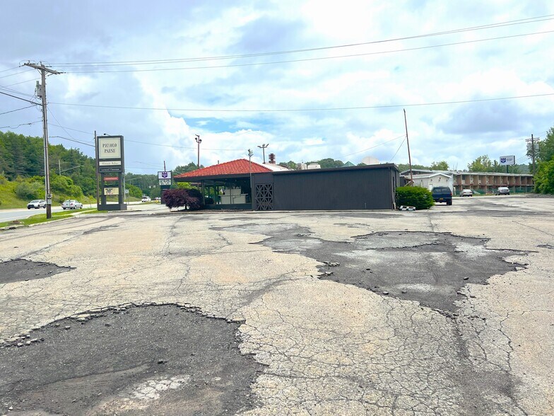 More Photos Of 2071 NY-52, Liberty Fast Food For Sale