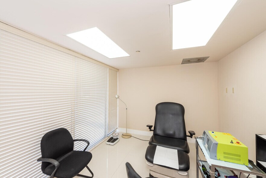 More Photos Of 2645 SW 37th Ave, Miami Medical For Lease
