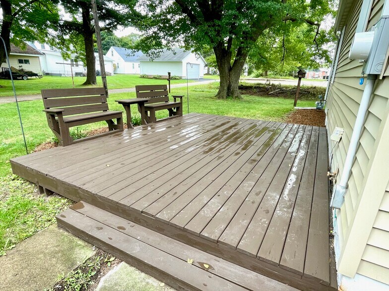 More Photos Of 844 Broadway St N, Menomonie Storefront Retail Residential For Sale