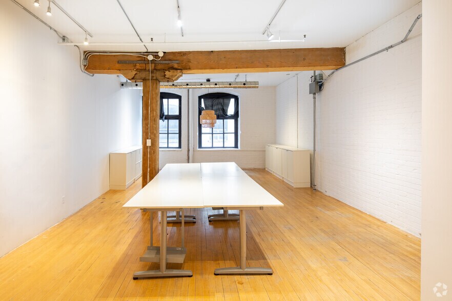 More Photos Of 639 Queen St W, Toronto Office For Lease