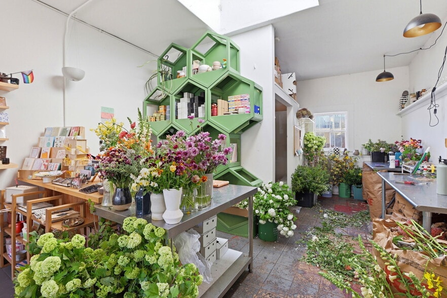 More Photos Of 90 Parnassus Ave, San Francisco General Retail For Lease