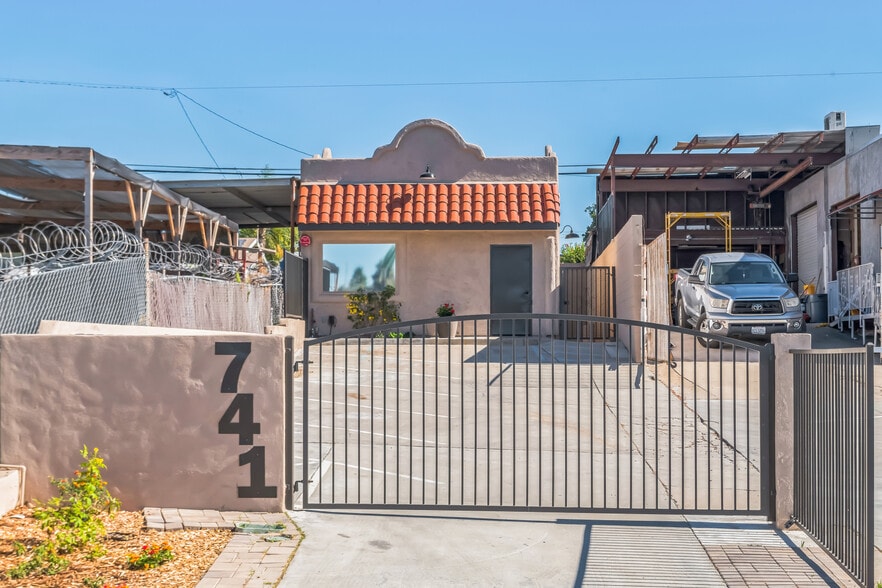 More Photos Of 741 Grand Ave, Spring Valley Contractor Storage Yard For Sale