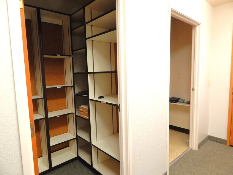 More Photos Of 272 Medical Loop, Roseburg Office For Sale