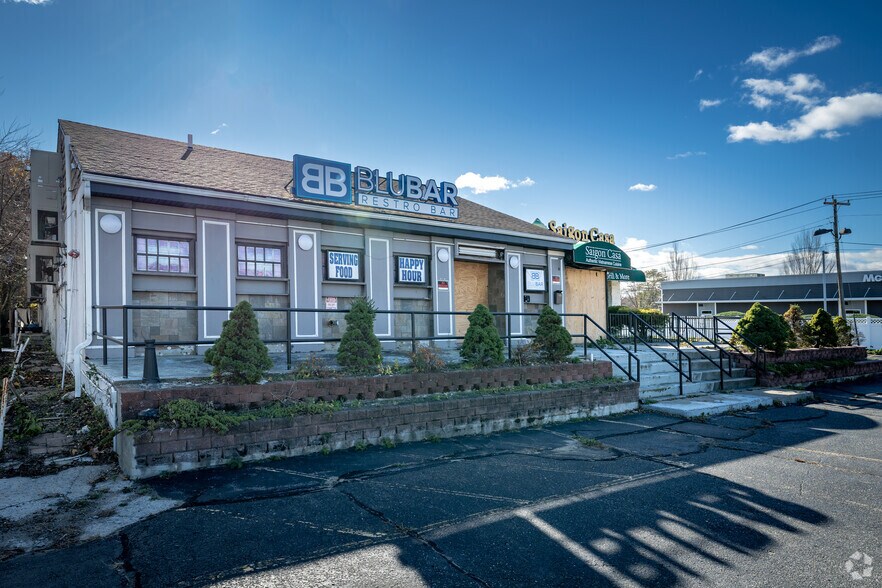 More Photos Of 1702 Middle Country Rd, Centereach Restaurant For Sale