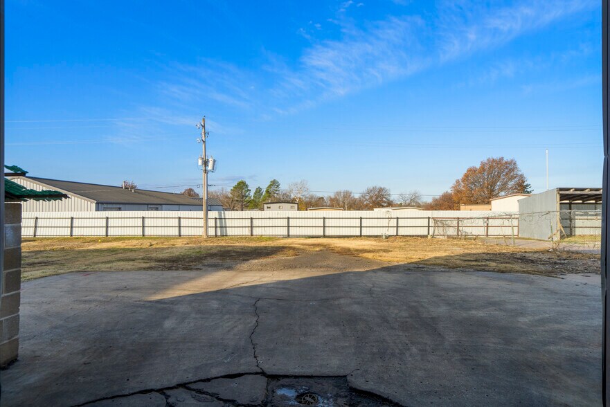 More Photos Of 12 S 111th Ave, Tulsa Service For Lease