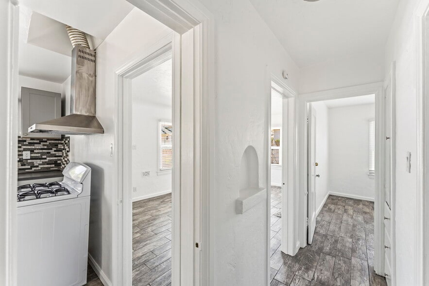 More Photos Of 1047 W 7th St, San Pedro Multifamily For Sale