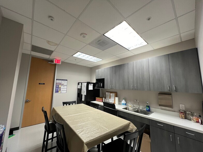 More Photos Of 13215 Dotson Rd, Houston Medical For Lease