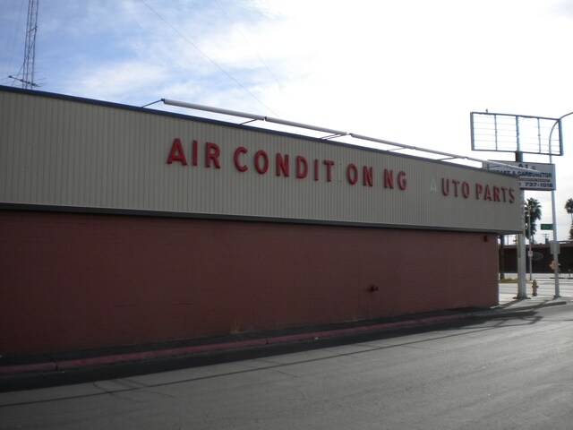 More Photos Of 2101 Fremont St, Las Vegas Warehouse For Lease