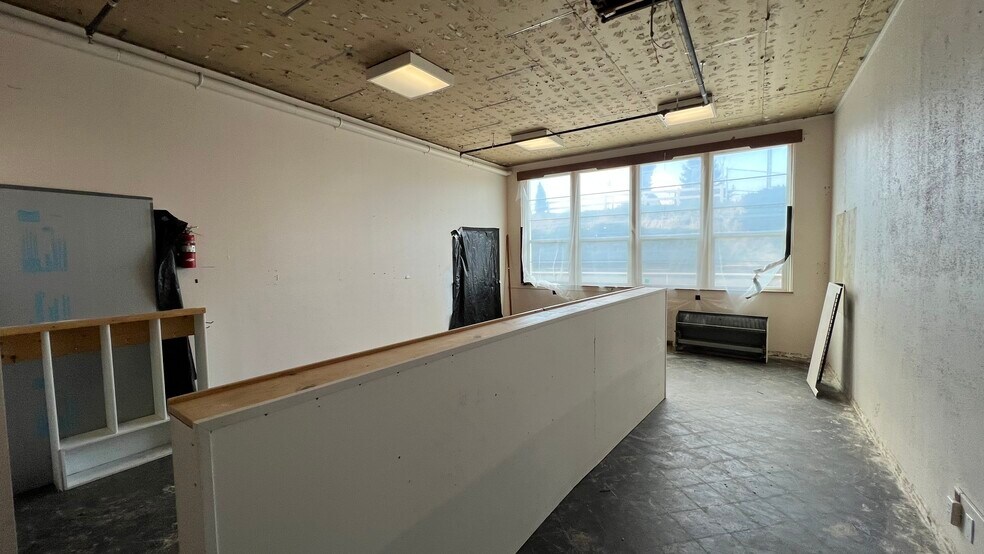 More Photos Of 115 NW State St, Pullman Loft Creative Space For Sale