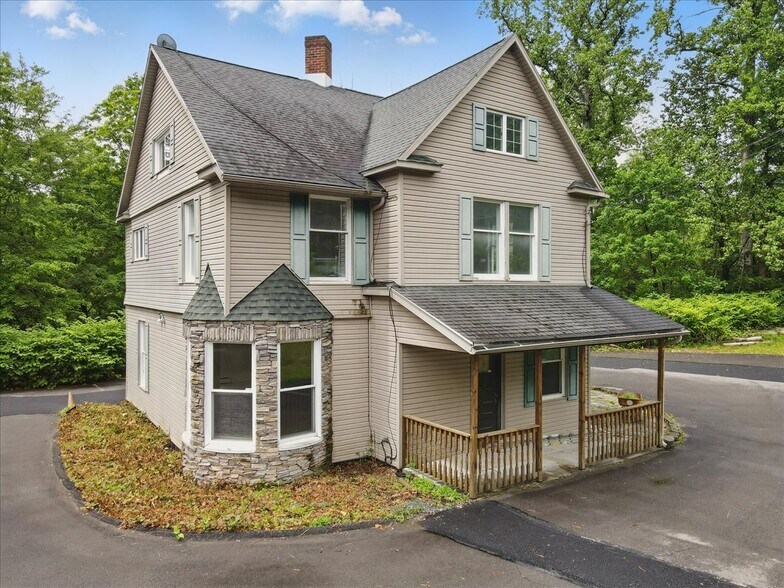 More Photos Of 842 PA Route 611, Swiftwater Storefront Retail Residential For Sale