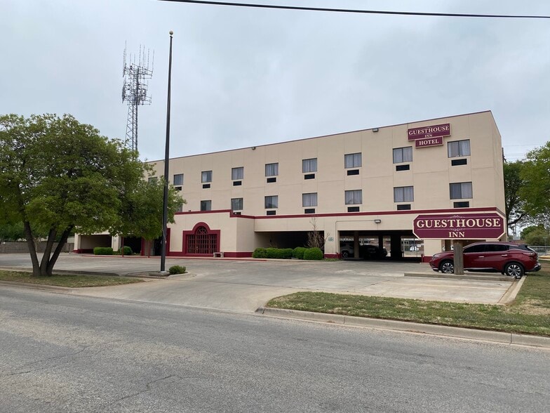 More Photos Of 3815 21st St, Lubbock Hotel For Sale