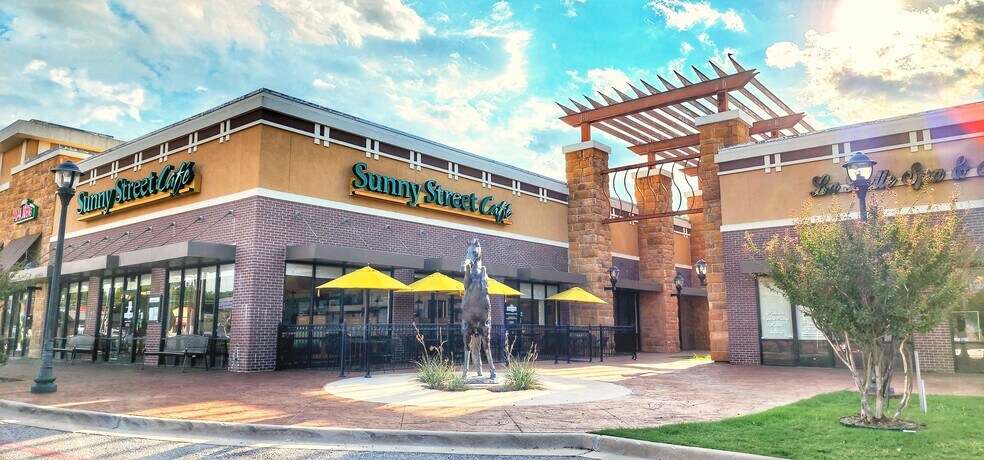 Primary Photo Of 1314 S Main St, Weatherford Unknown For Lease