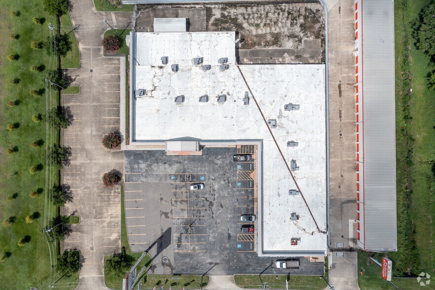 More Photos Of 20610 Gulf Fwy, Webster Freestanding For Lease
