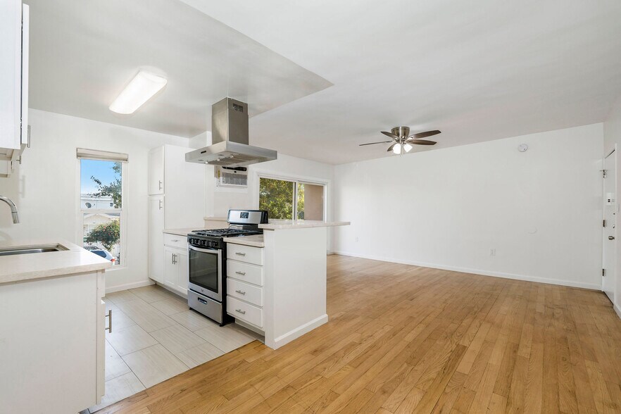 More Photos Of 423 N Harvard Blvd, Los Angeles Apartments For Sale