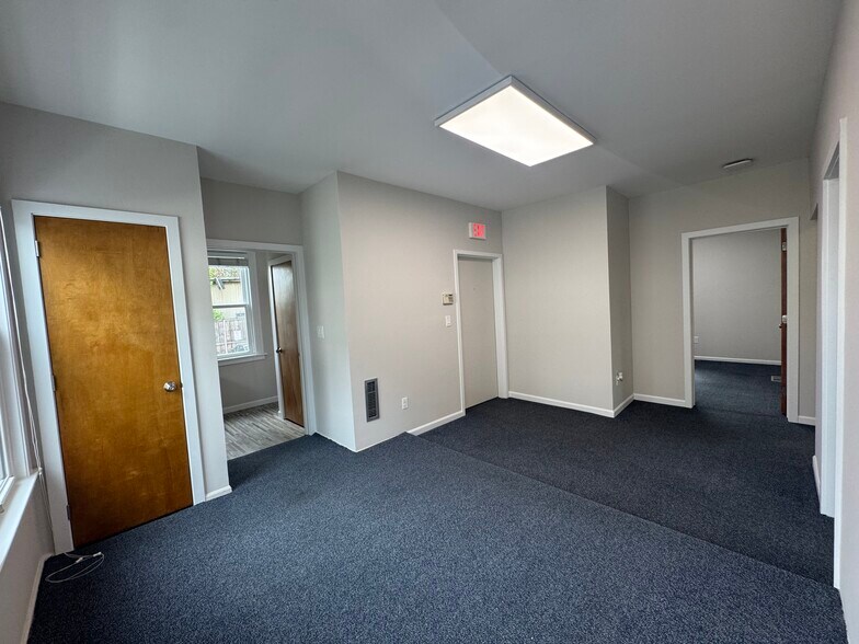 More Photos Of 9 Berkeley St, Norwalk Office Residential For Lease