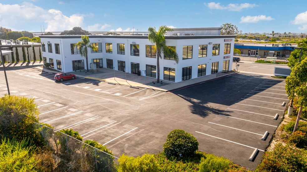 More Photos Of 22 W 35th St, National City Medical For Lease