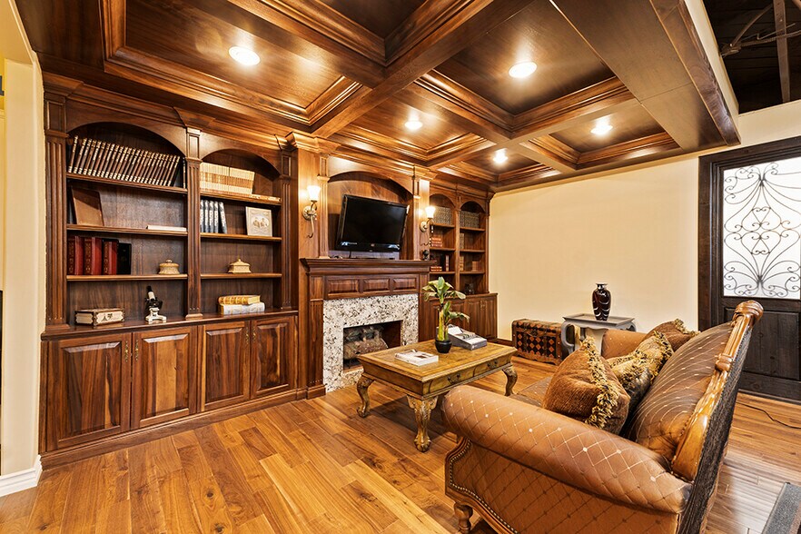 More Photos Of 7438 Varna Ave, North Hollywood Warehouse For Sale