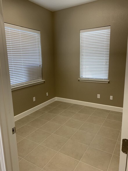 More Photos Of 2911 S A.W. Grimes Blvd, Pflugerville Office For Lease